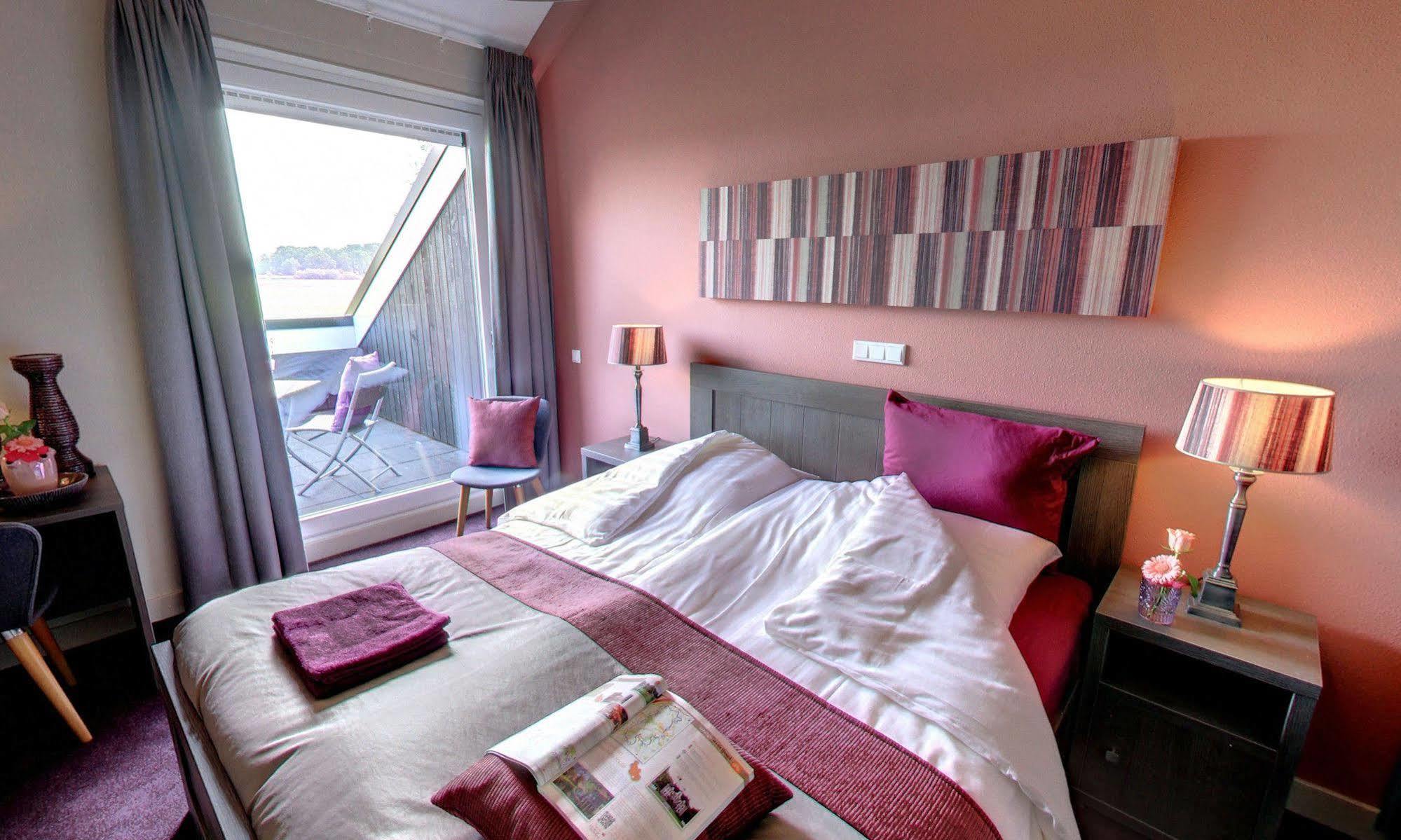Hotel Boerderij Restaurant De Gloepe Diffelen ภายนอก รูปภาพ